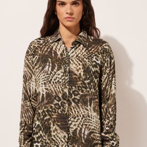 Cropped Animal Print Shirt